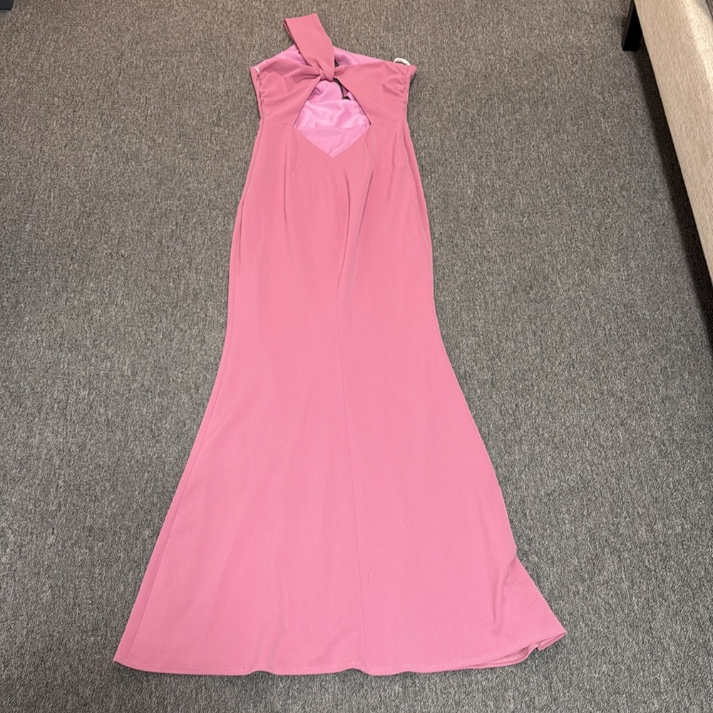 Edgy Gown in Bubblegum Pink
Katie May size small - Picture 6 of 6